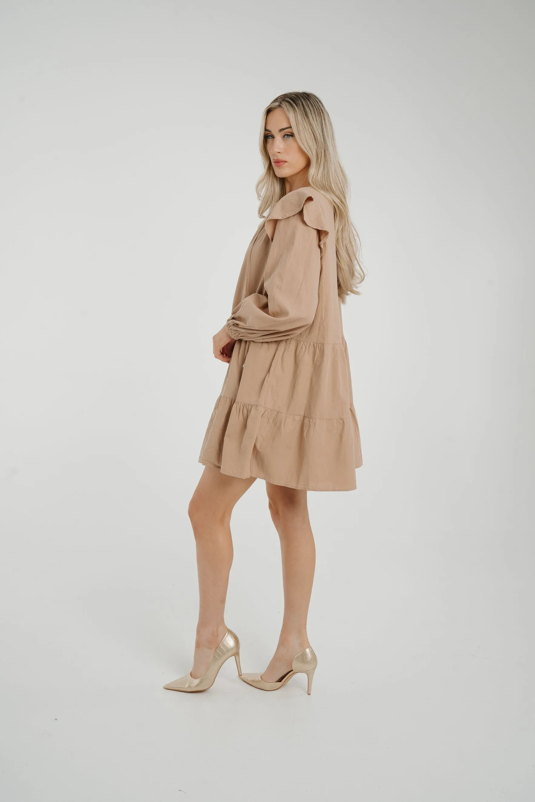 Caitlyn Tiered Shirt Dress In Mocha