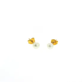 Kara Pearl Stud Earrings