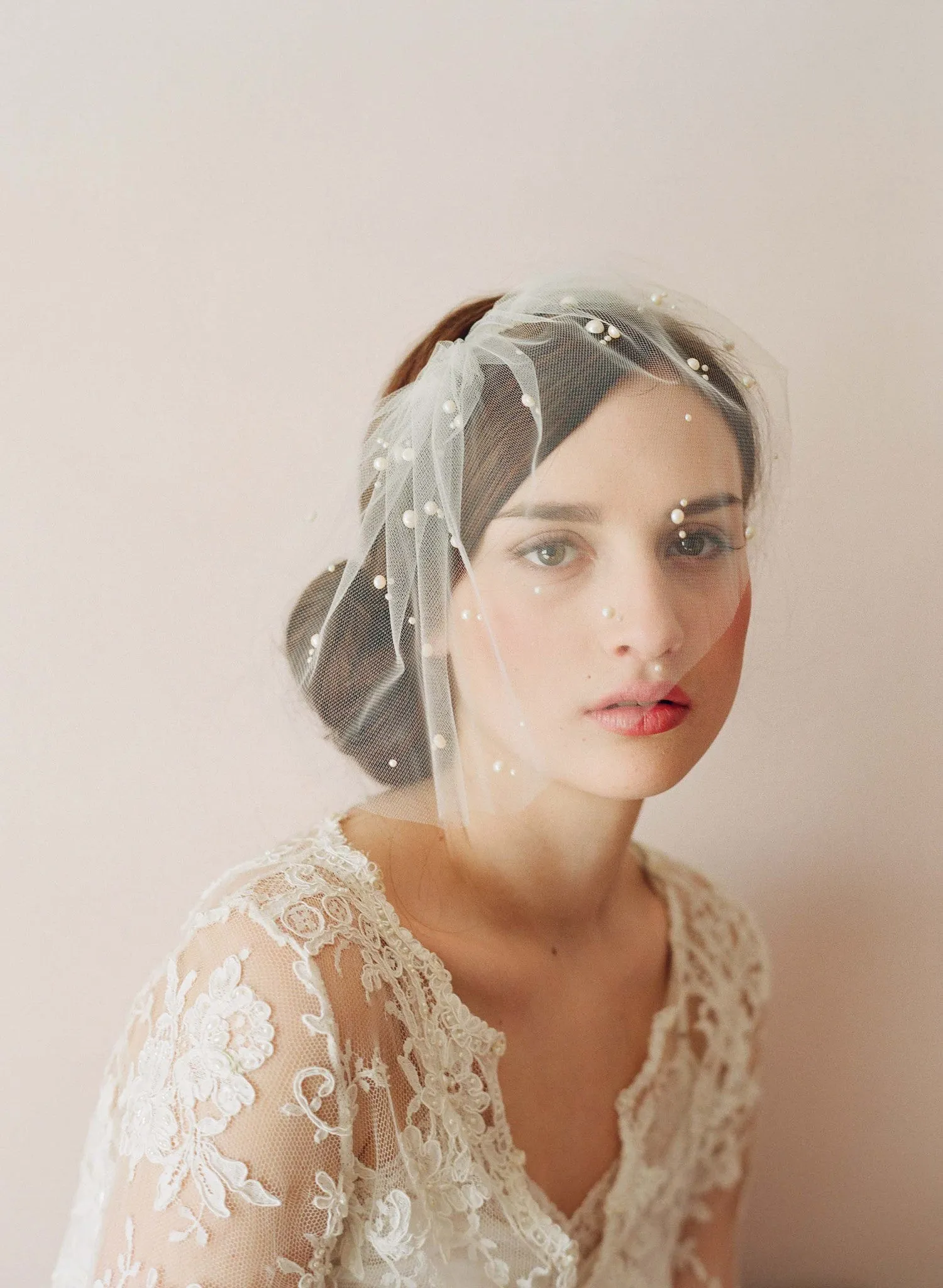 Mini tulle veil with pearls - Style # 212