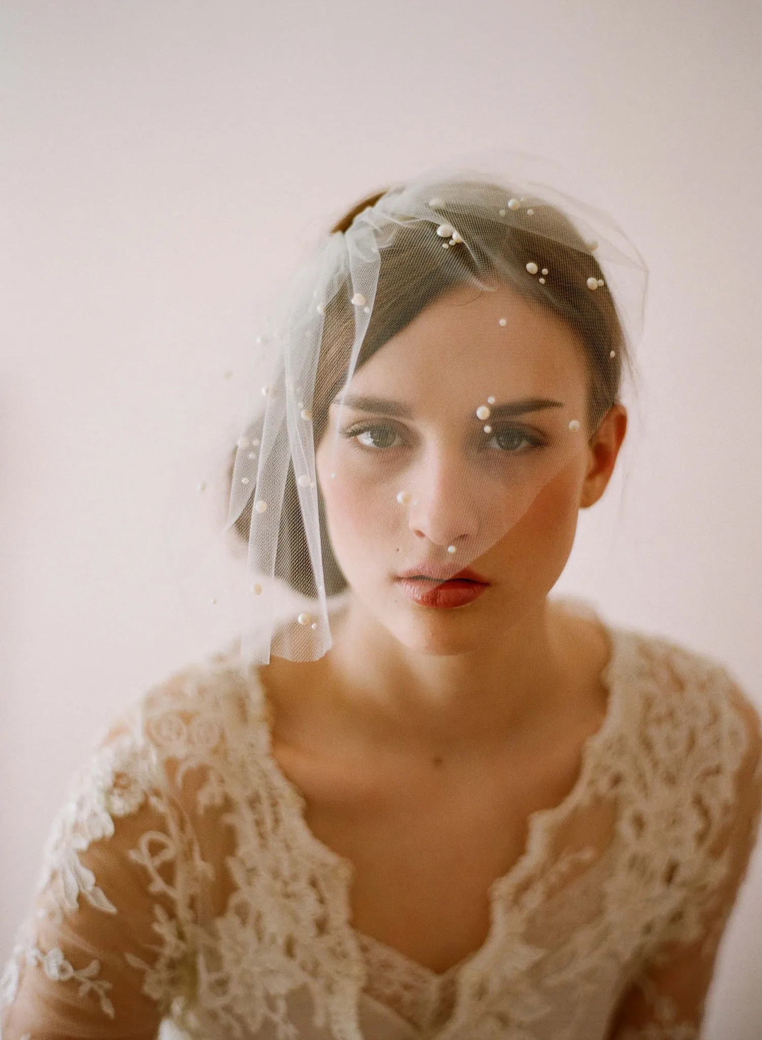 Mini tulle veil with pearls - Style # 212